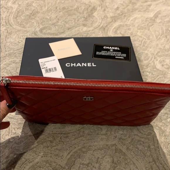 Chanel O Case Quilted in Red - Picture 5 of 7